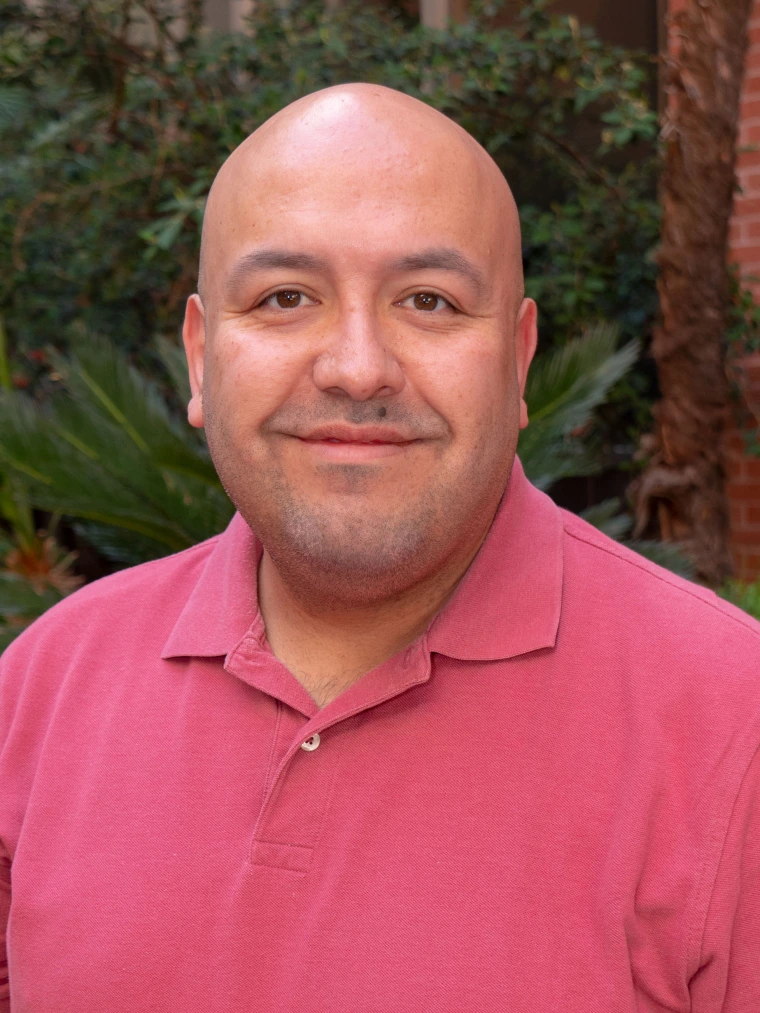 Julio C Loya